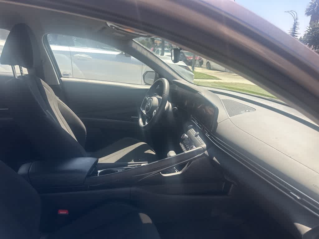 Thumbnail: 2023 Hyundai Elantra - 10