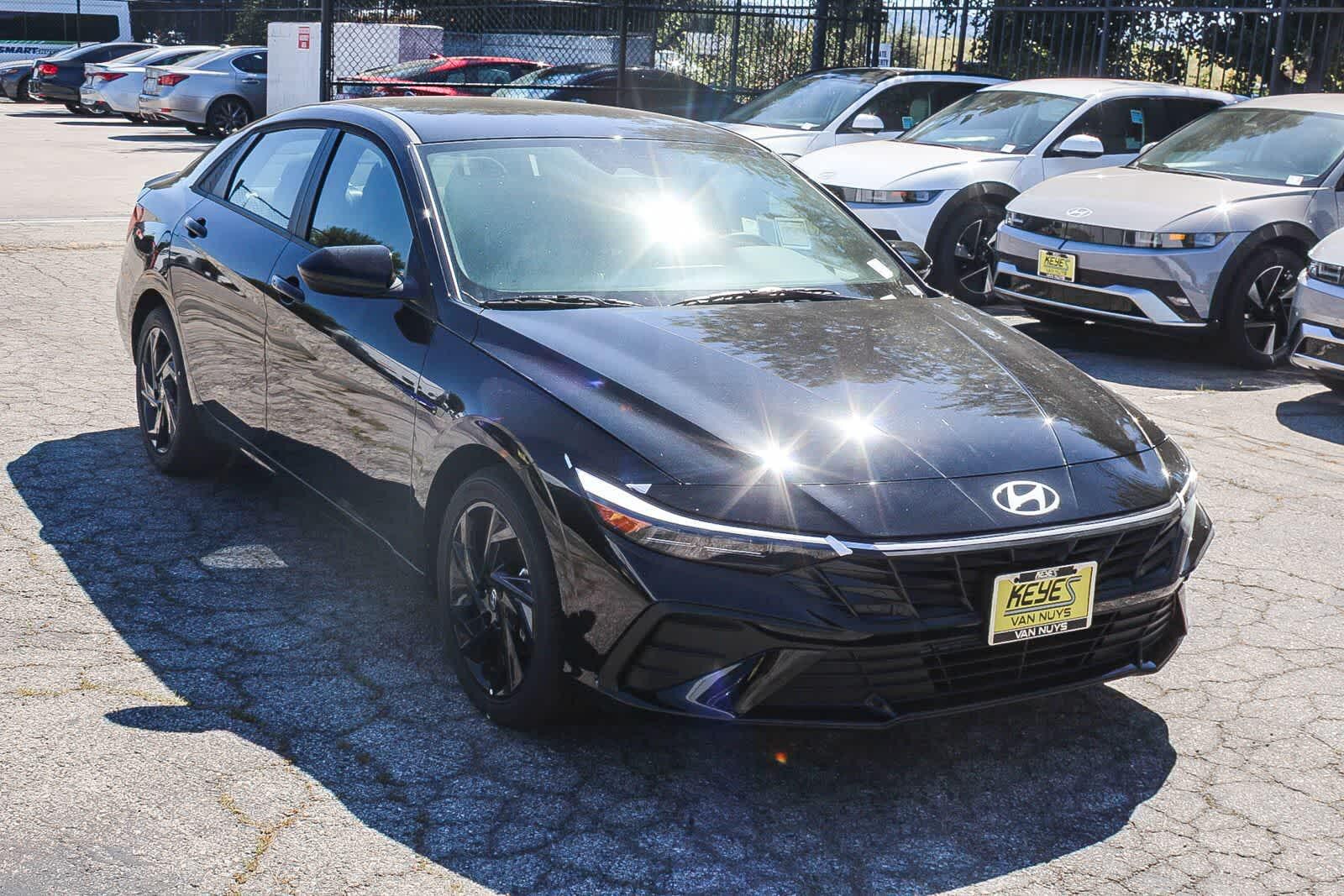 Thumbnail: 2026 Hyundai Elantra - 3
