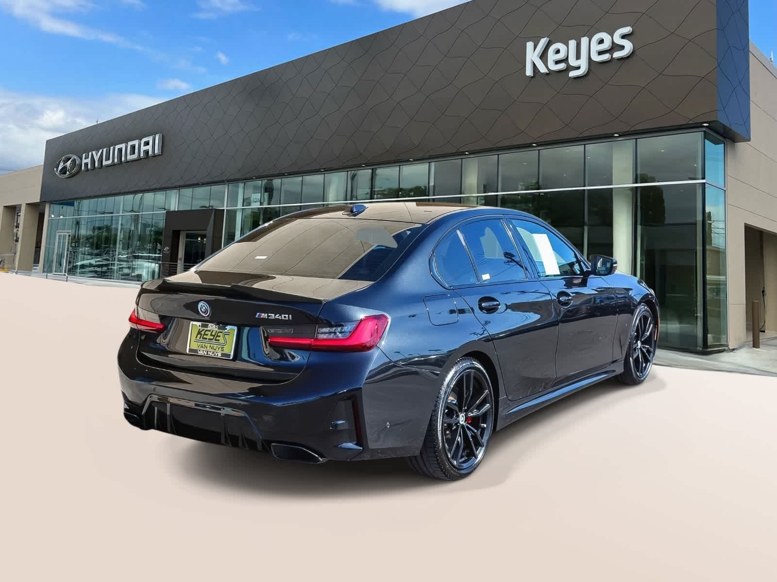 Thumbnail: 2023 BMW 3 Series - 4