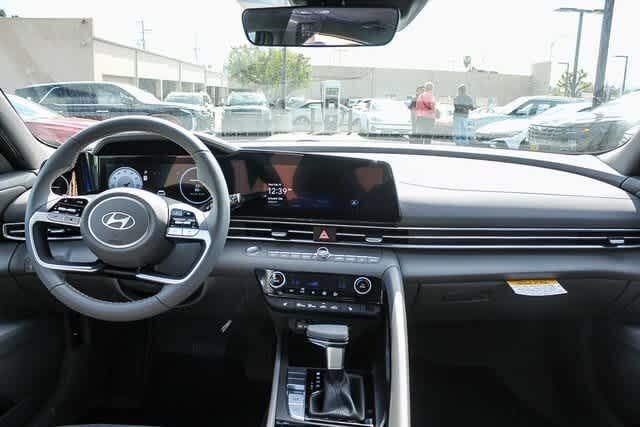 Thumbnail: 2025 Hyundai Elantra - 12
