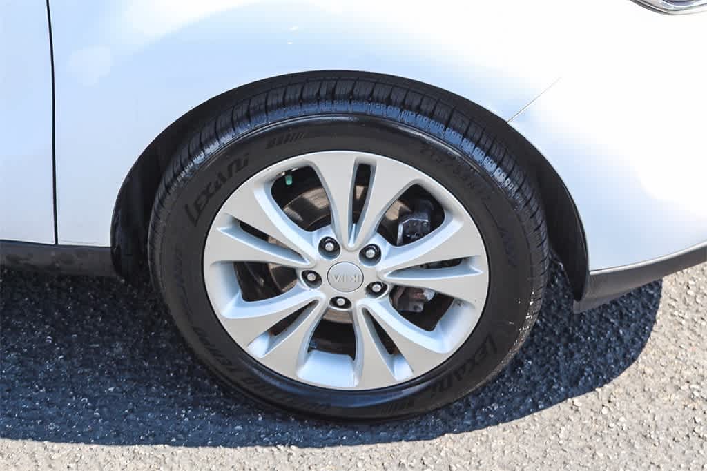 Thumbnail: 2015 Kia Soul - 9
