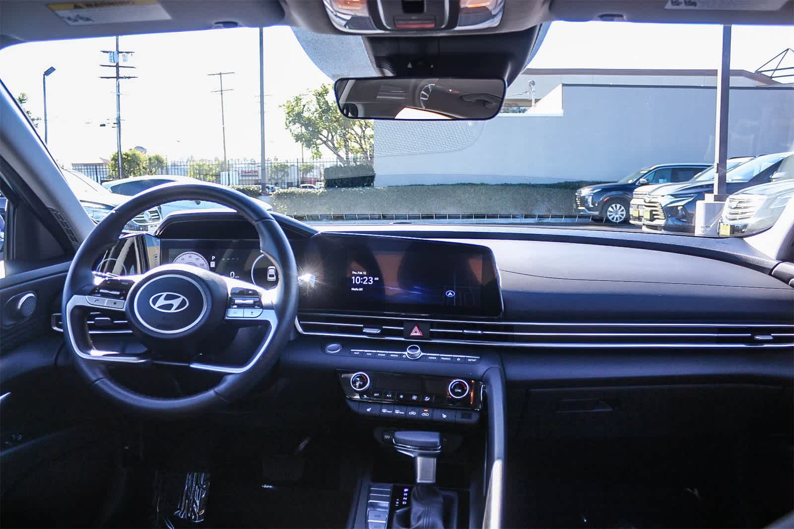 Thumbnail: 2025 Hyundai Elantra - 16