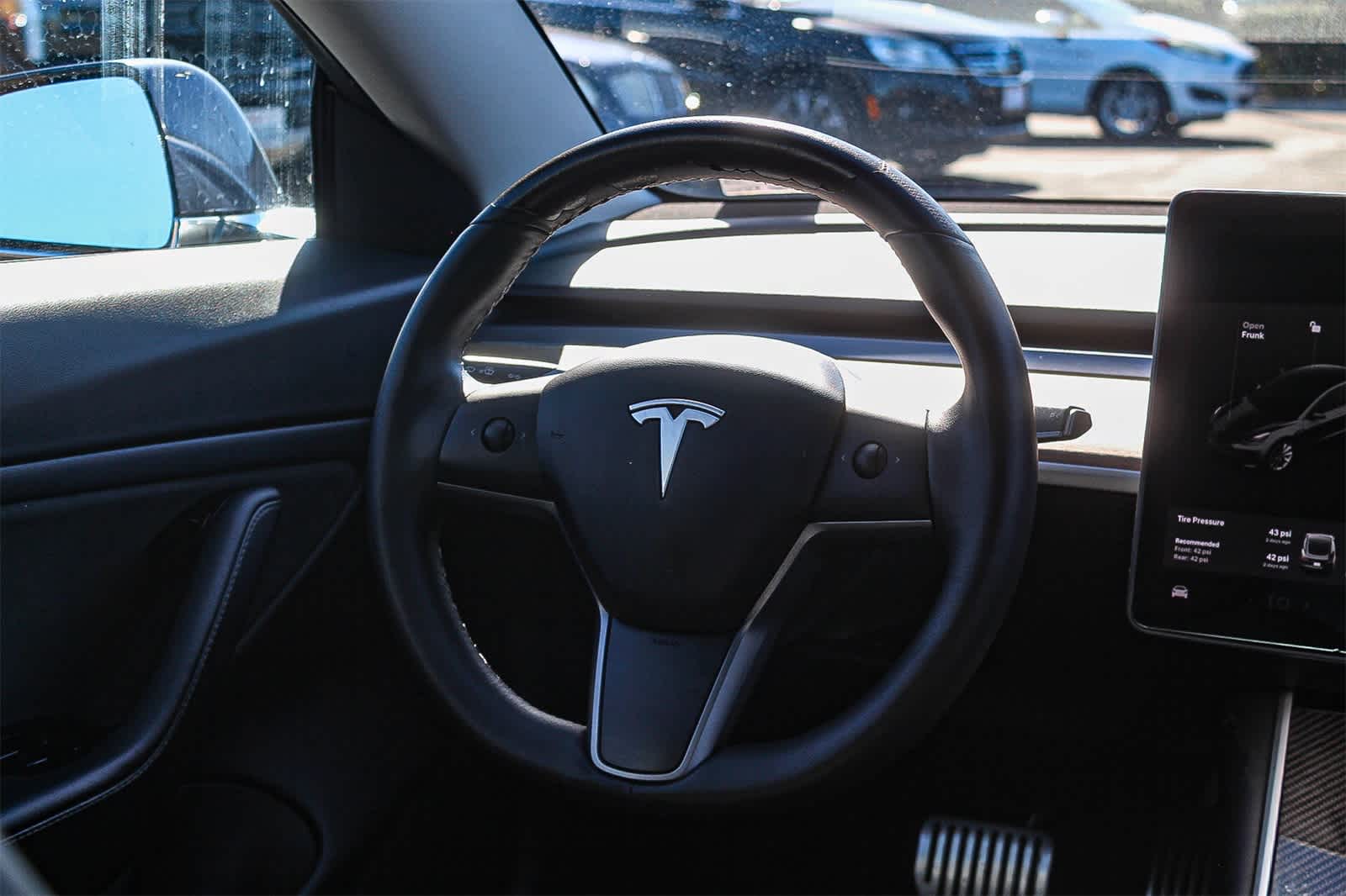 Thumbnail: 2020 Tesla Model 3 - 21