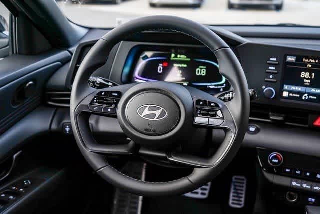 Thumbnail: 2025 Hyundai Elantra - 21