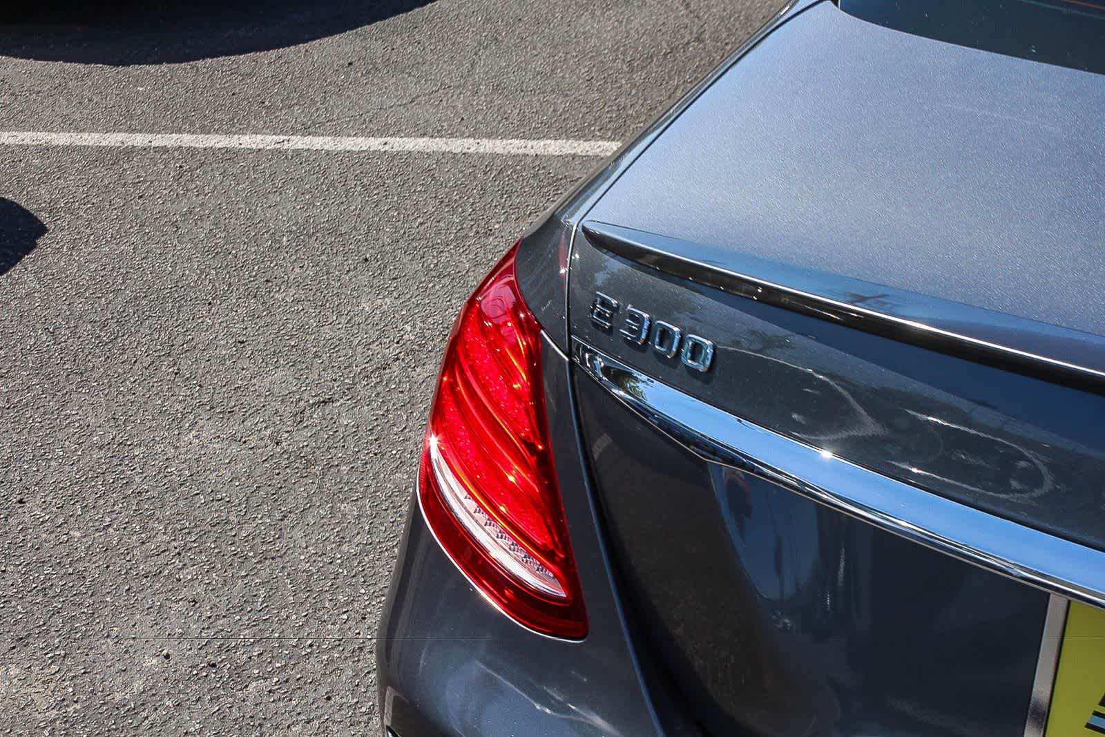 Thumbnail: 2017 Mercedes-Benz E-Class - 8