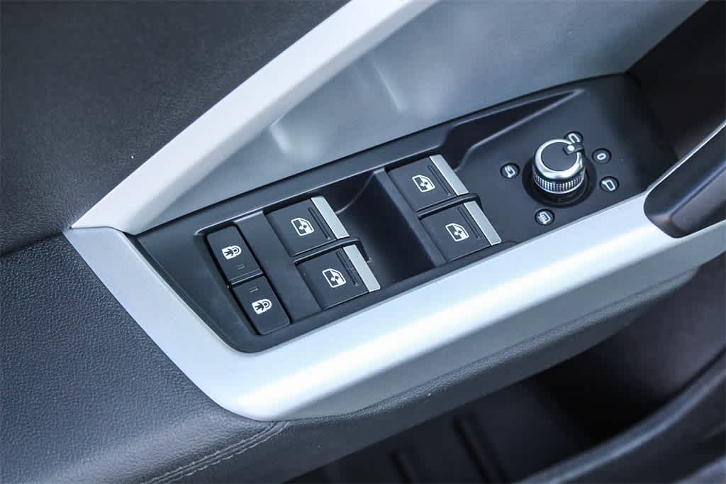 Thumbnail: 2021 Audi Q3 - 24