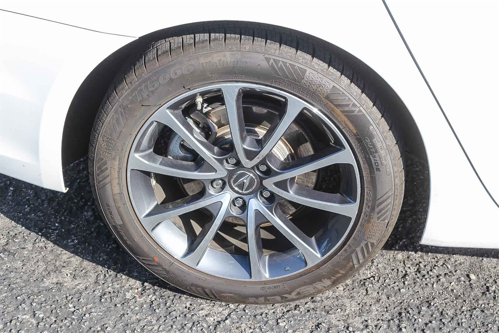 Thumbnail: 2016 Acura TLX - 12