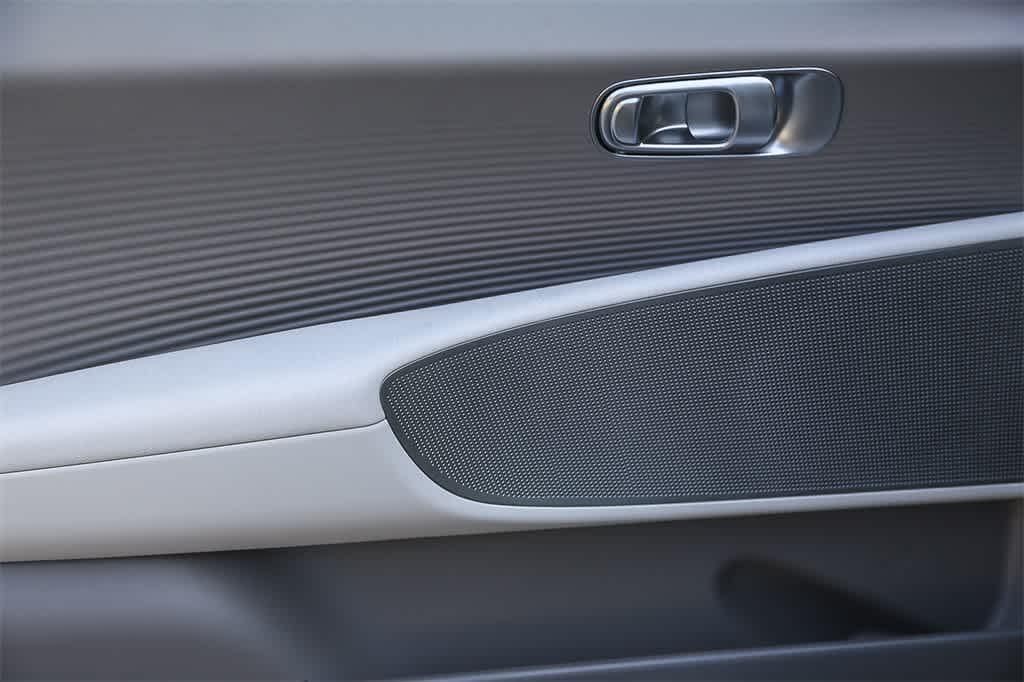 Thumbnail: 2025 Hyundai Ioniq 6 - 22