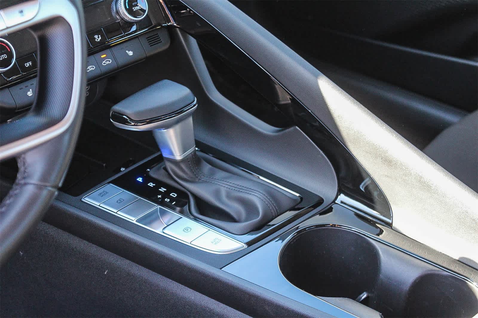 Thumbnail: 2025 Hyundai Elantra - 24