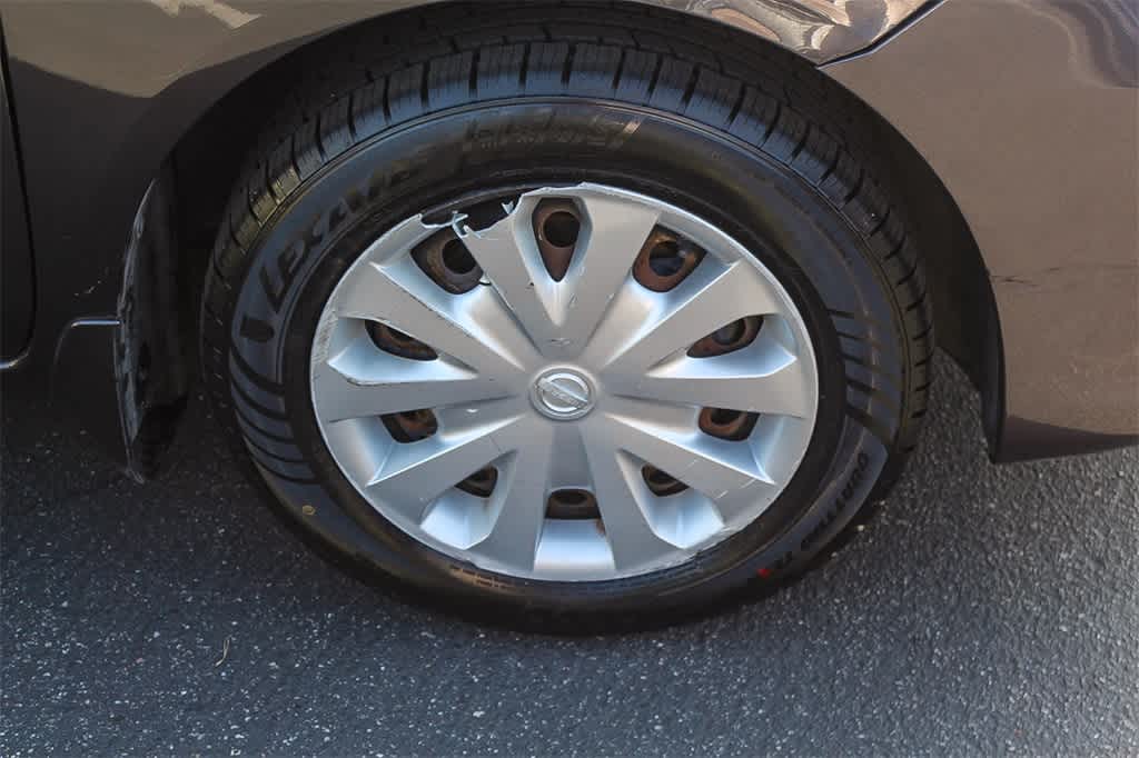 Thumbnail: 2015 Nissan Versa - 9