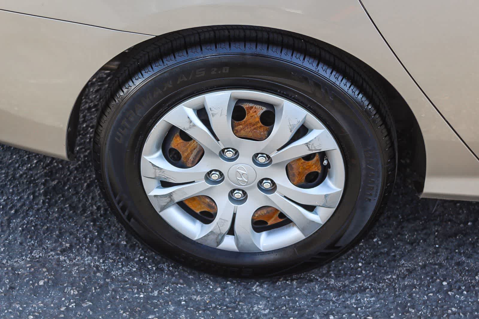 Thumbnail: 2010 Hyundai Elantra - 12