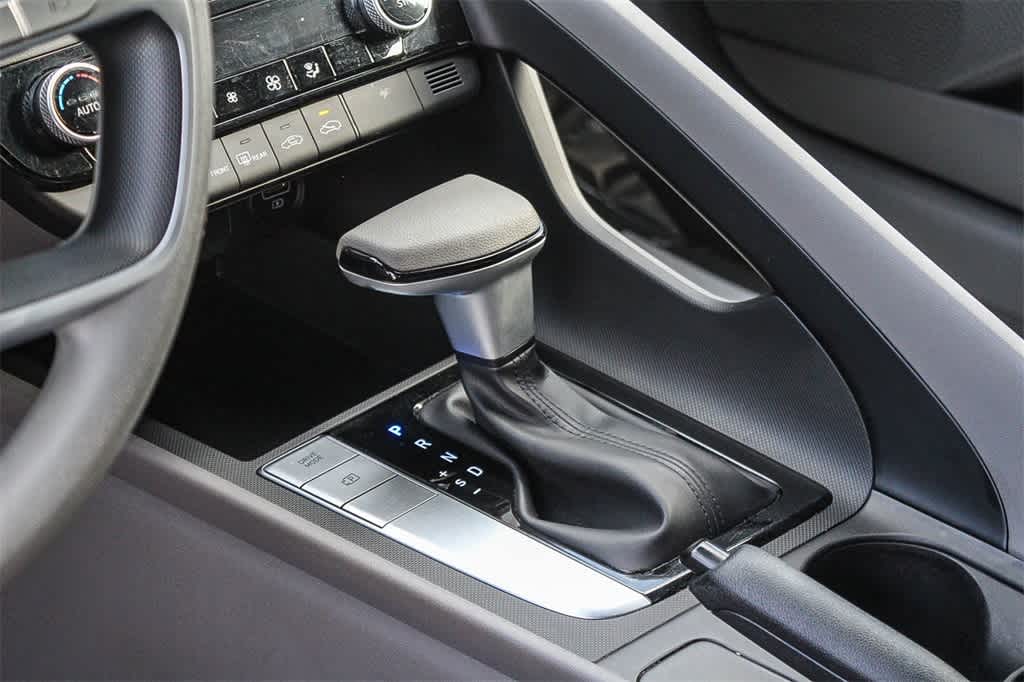 Thumbnail: 2023 Hyundai Elantra - 19