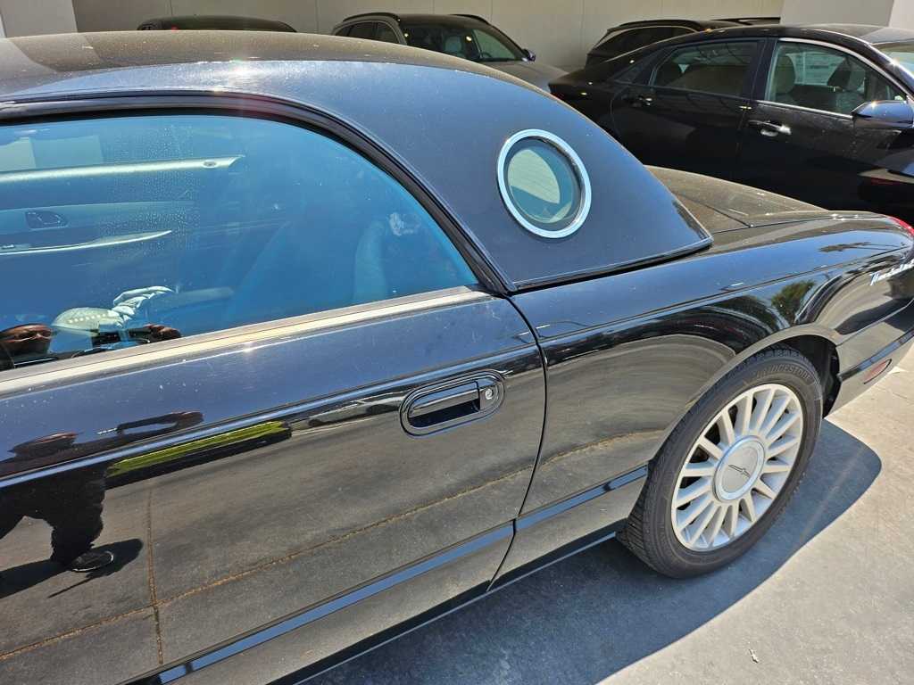 Thumbnail: 2005 Ford Thunderbird - 21