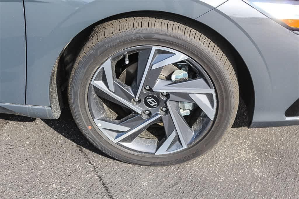 Thumbnail: 2025 Hyundai Elantra - 9