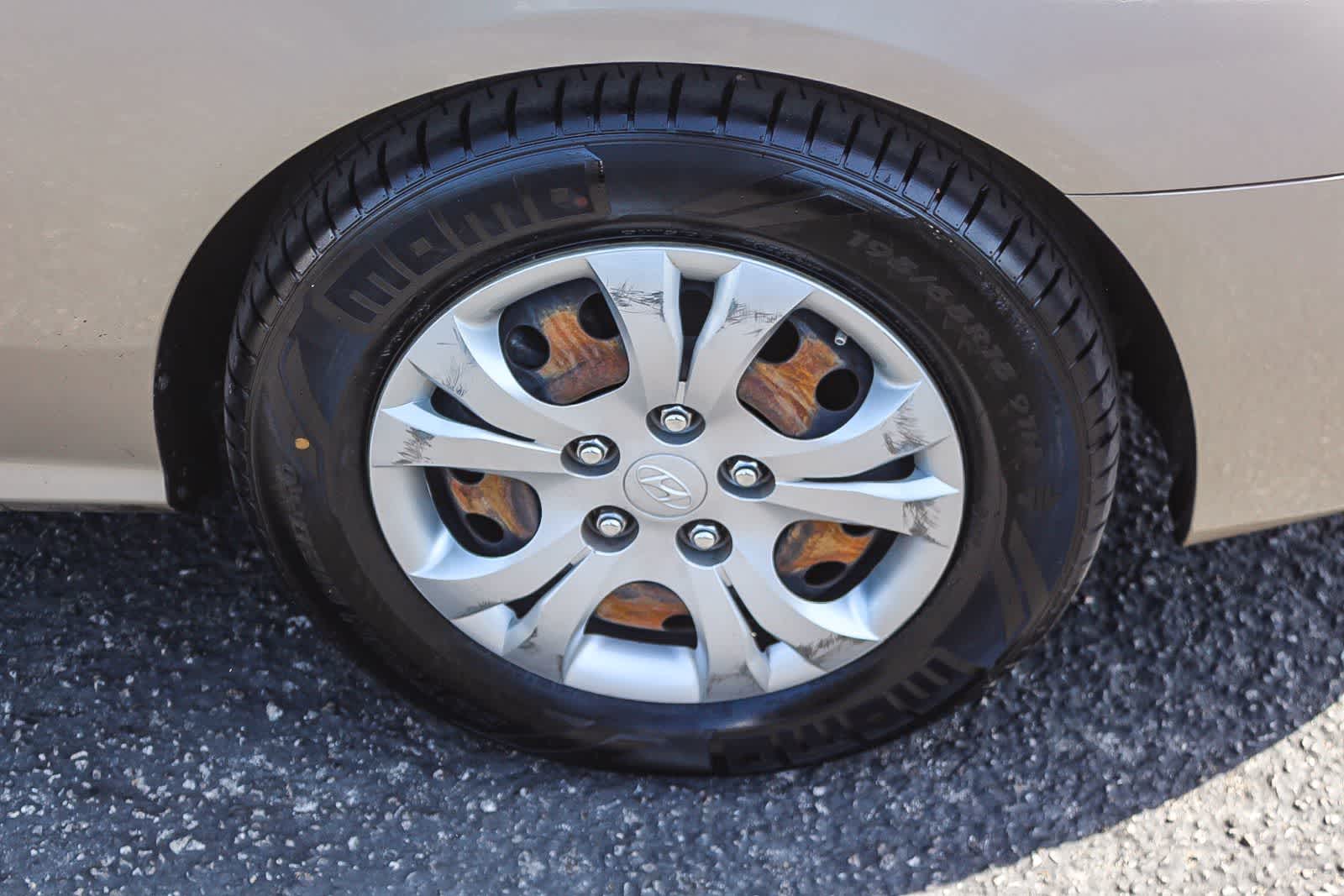 Thumbnail: 2010 Hyundai Elantra - 13