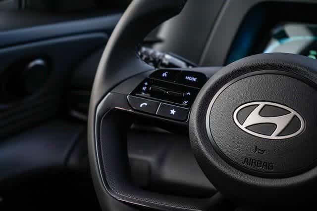 Thumbnail: 2025 Hyundai Elantra - 18