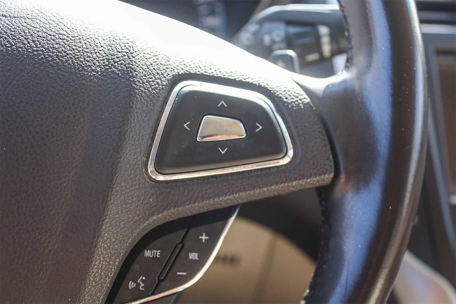 Thumbnail: 2015 Lincoln MKC - 33