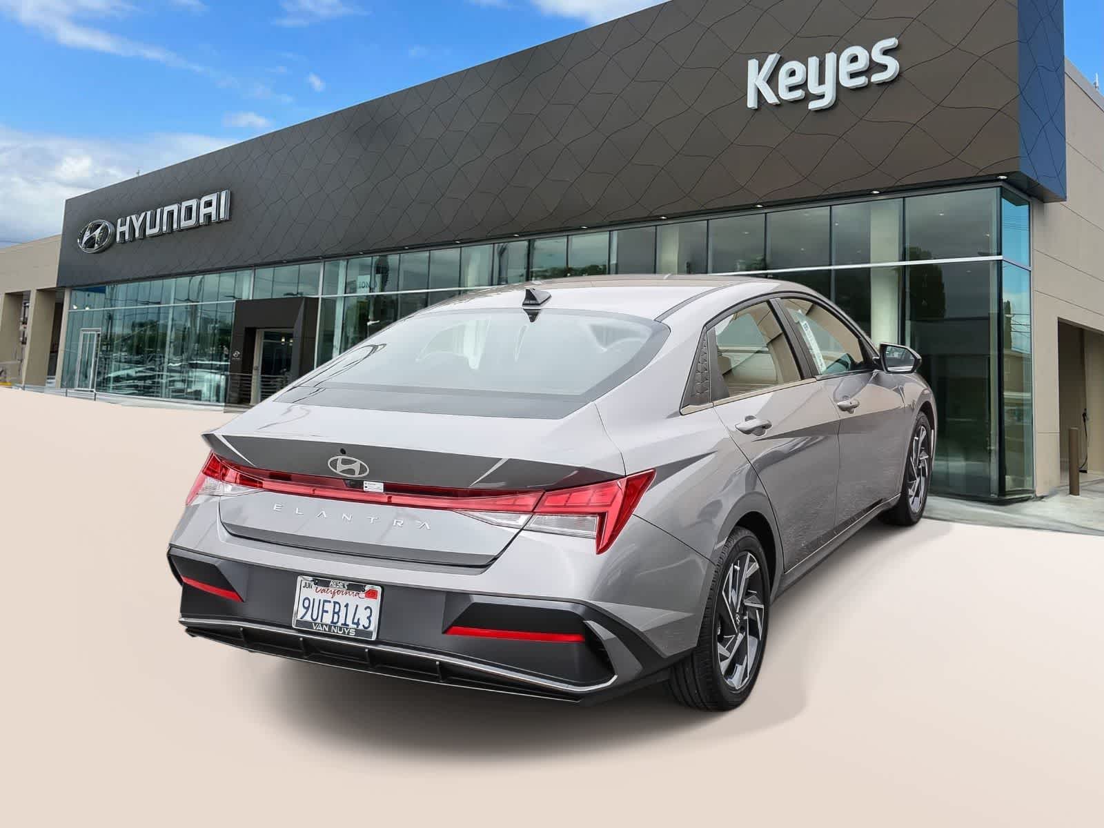Thumbnail: 2025 Hyundai Elantra - 4