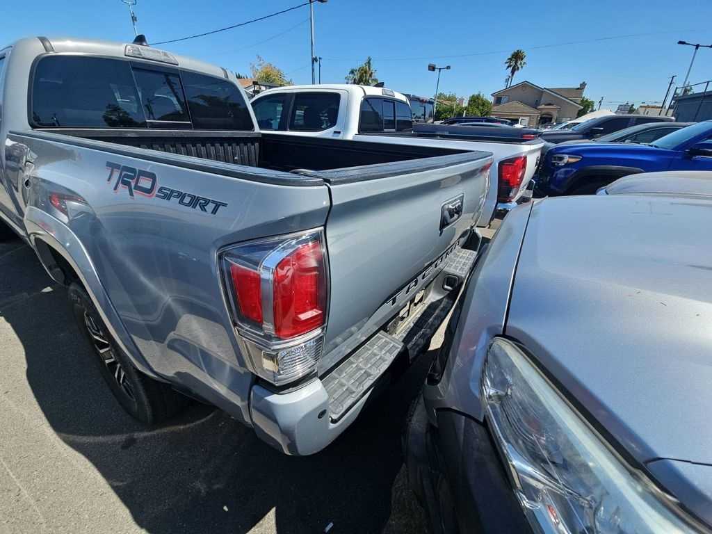 Thumbnail: 2021 Toyota Tacoma - 4