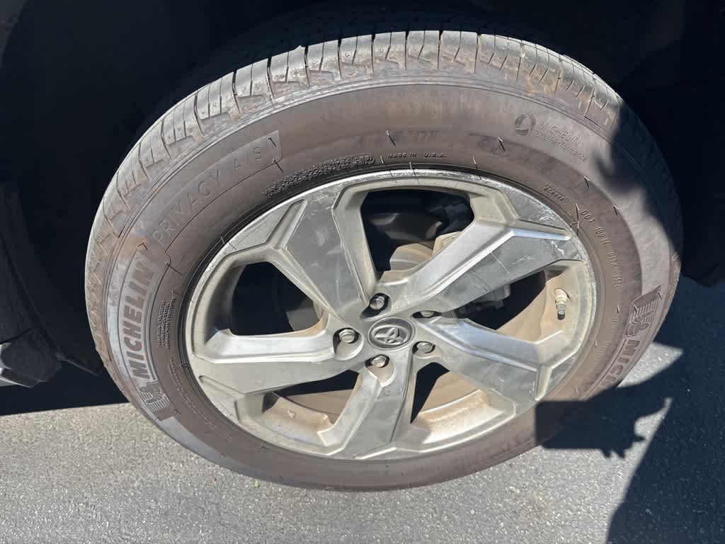 Thumbnail: 2019 Toyota RAV4 - 21