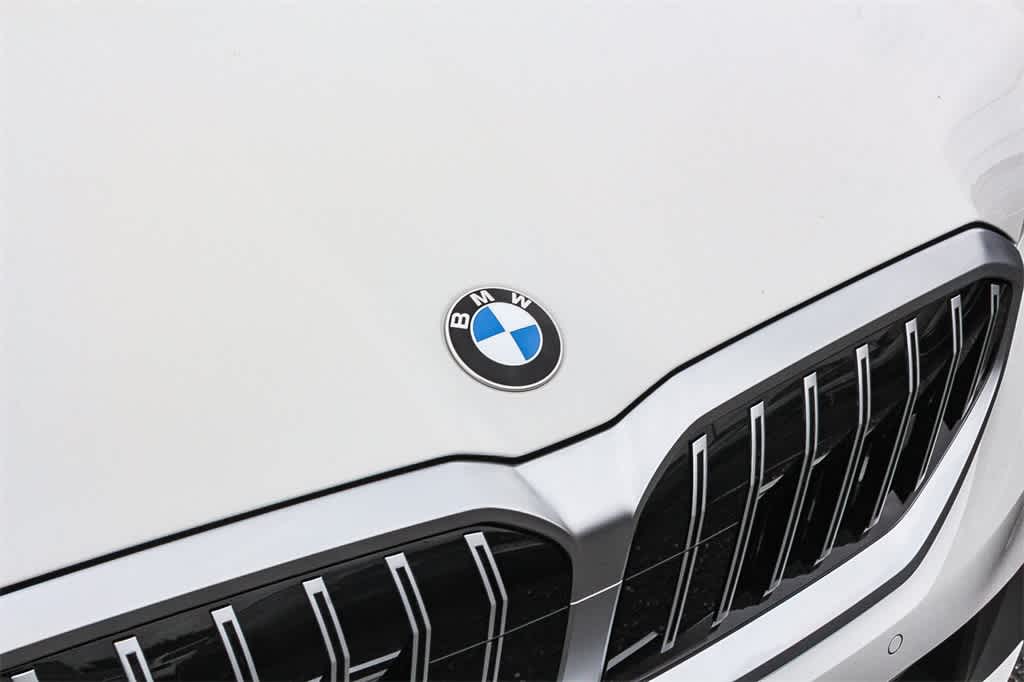 Thumbnail: 2024 BMW 5 Series - 11