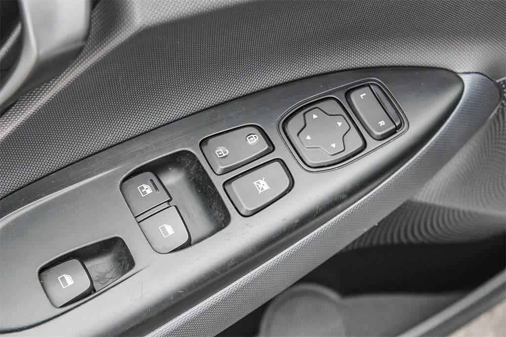 Thumbnail: 2020 Hyundai Veloster - 27