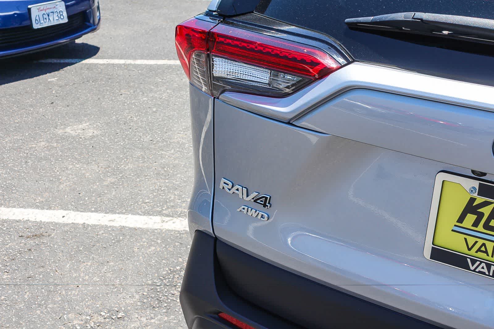Thumbnail: 2025 Toyota RAV4 - 8