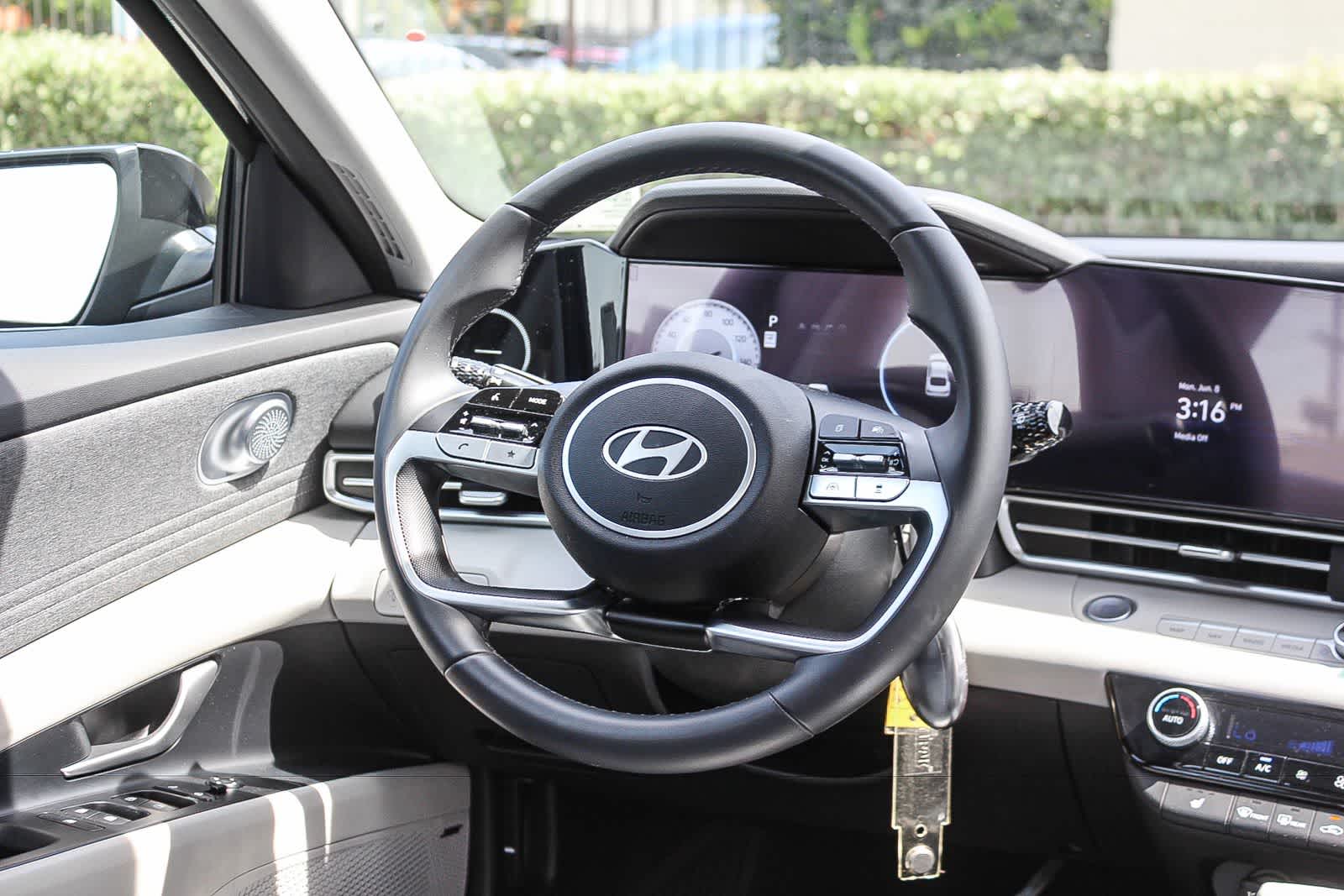 Thumbnail: 2025 Hyundai Elantra - 18