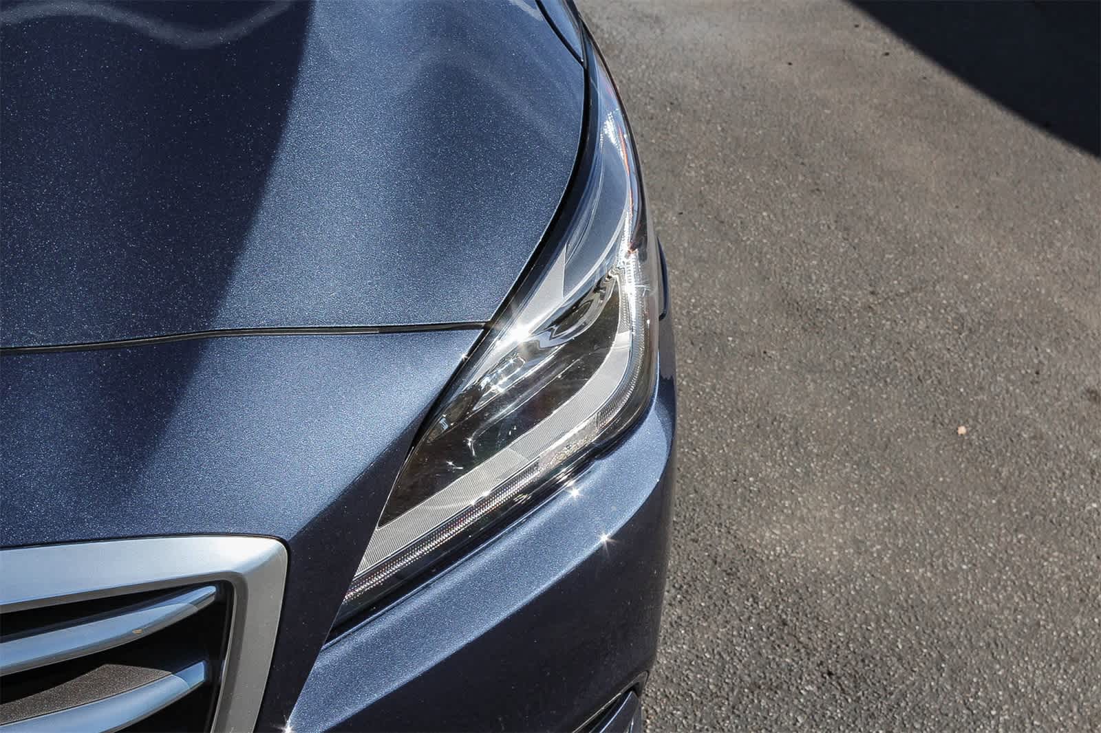 Thumbnail: 2015 Hyundai Genesis - 16