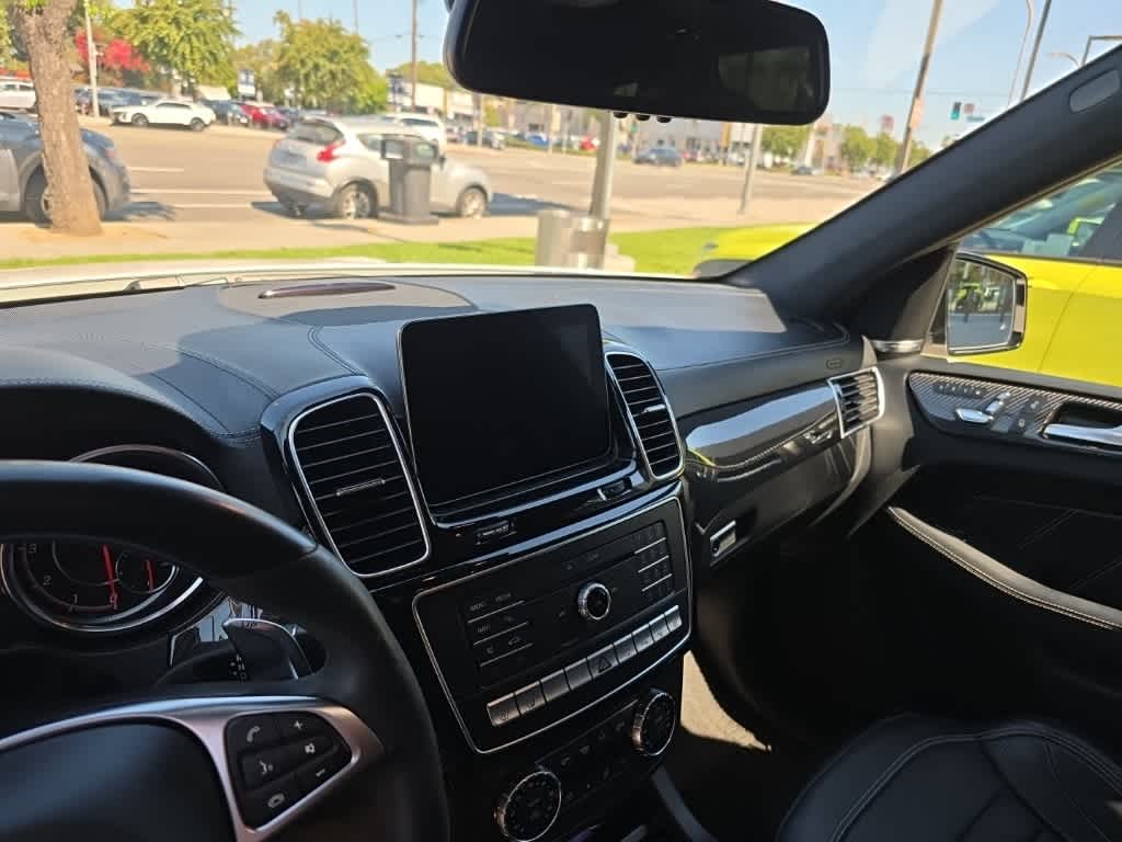 Thumbnail: 2018 Mercedes-Benz GL-Class - 20