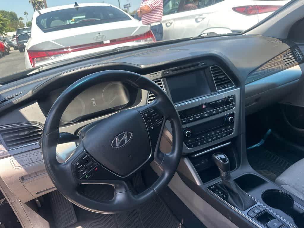 Thumbnail: 2016 Hyundai Sonata - 34