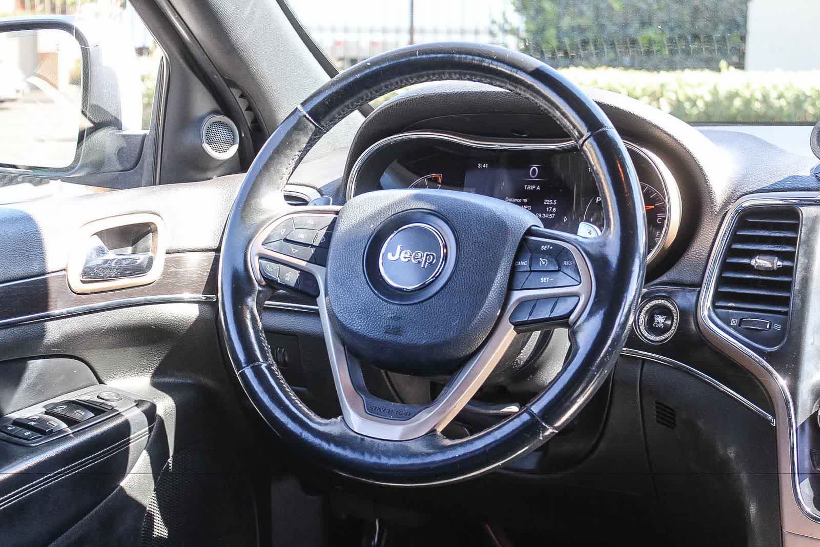 Thumbnail: 2014 Jeep Grand Cherokee - 18