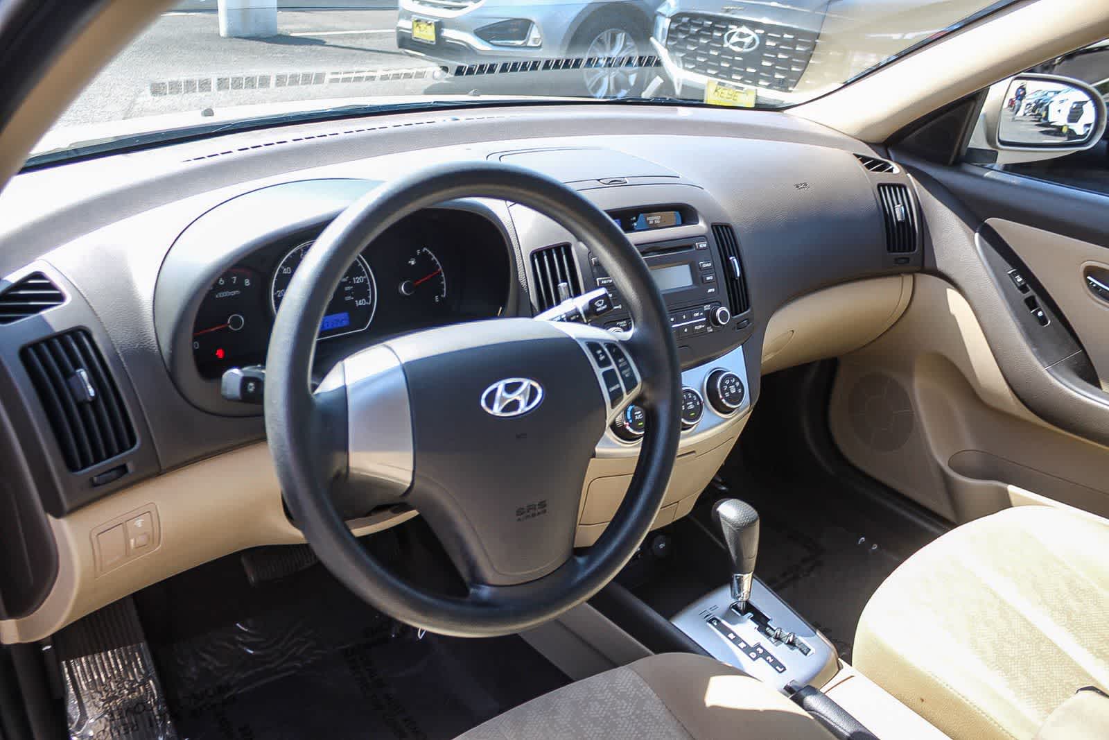 Thumbnail: 2010 Hyundai Elantra - 23