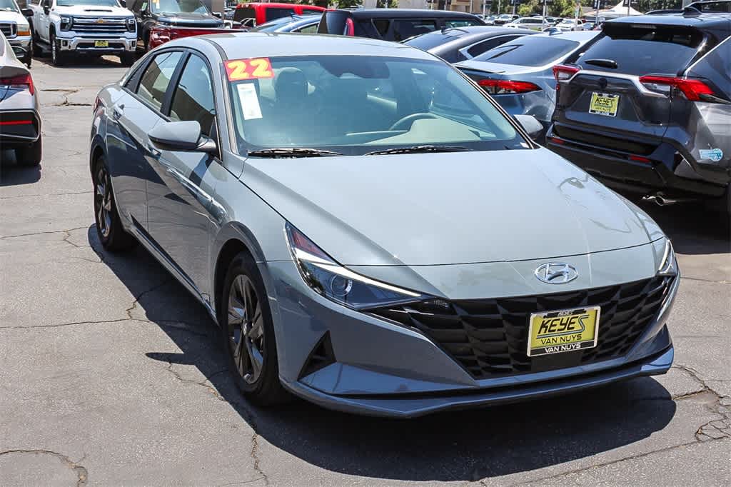2022 Hyundai Elantra SEL 3