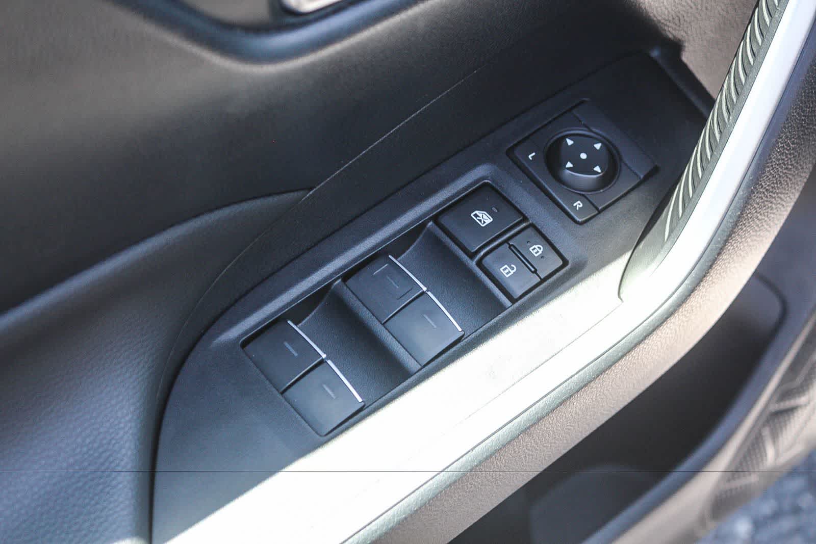 Thumbnail: 2025 Toyota RAV4 - 26