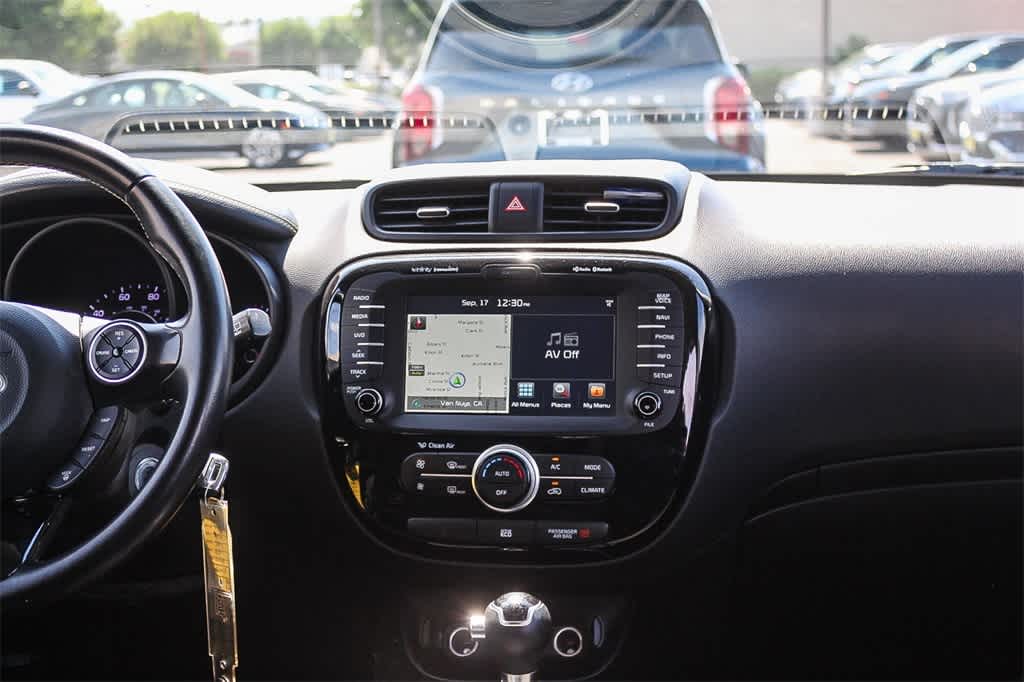 Thumbnail: 2015 Kia Soul - 13
