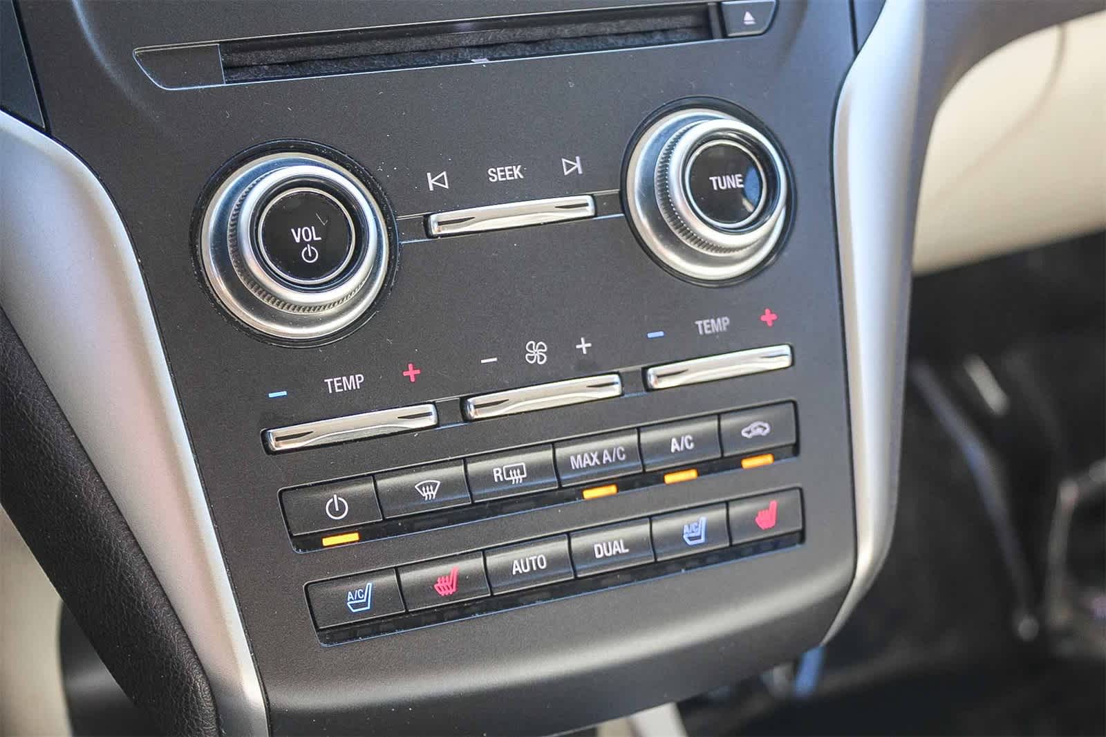 Thumbnail: 2015 Lincoln MKC - 35