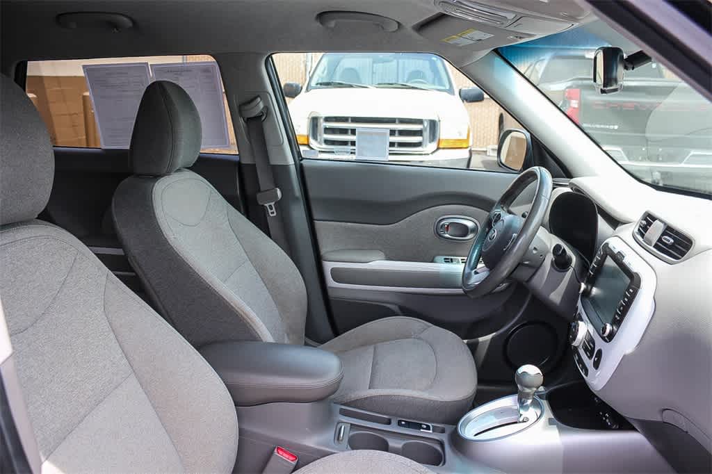 Thumbnail: 2019 Kia Soul EV - 16