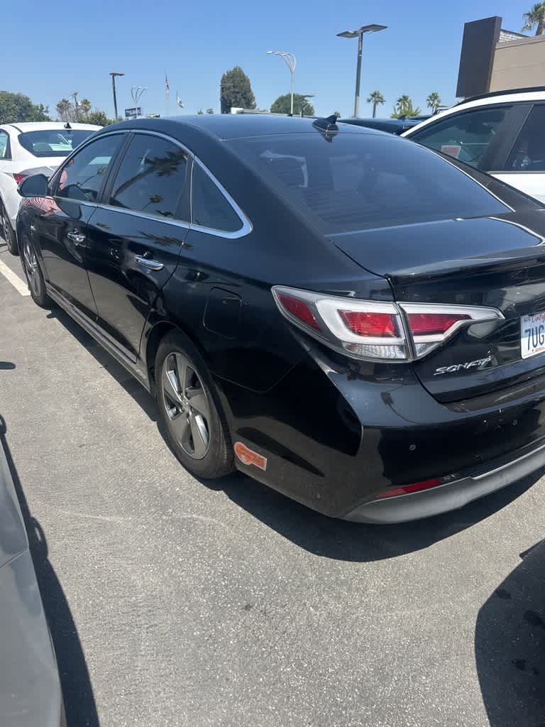 Thumbnail: 2016 Hyundai Sonata - 18
