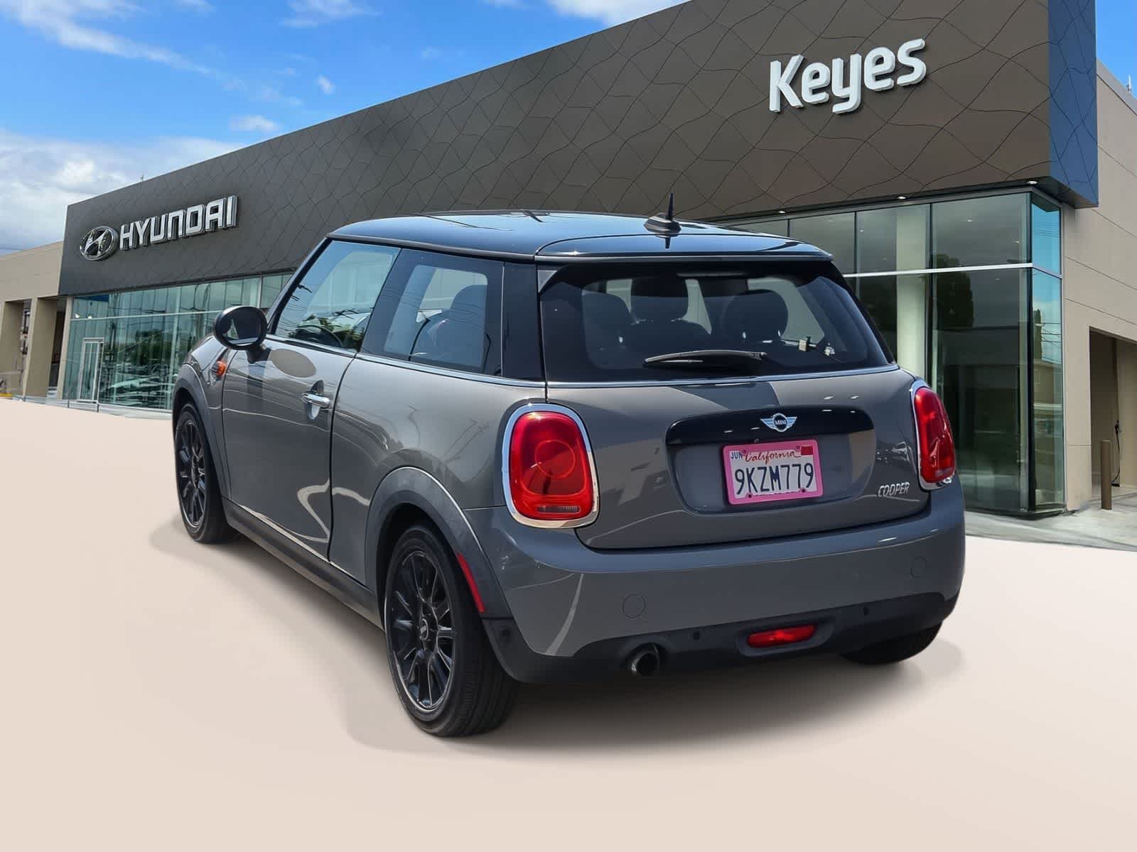 Thumbnail: 2017 MINI Cooper Hardtop - 7