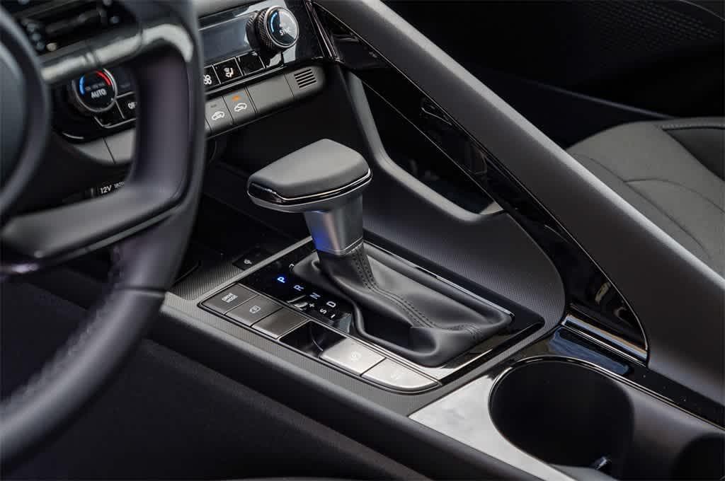 Thumbnail: 2025 Hyundai Elantra - 23
