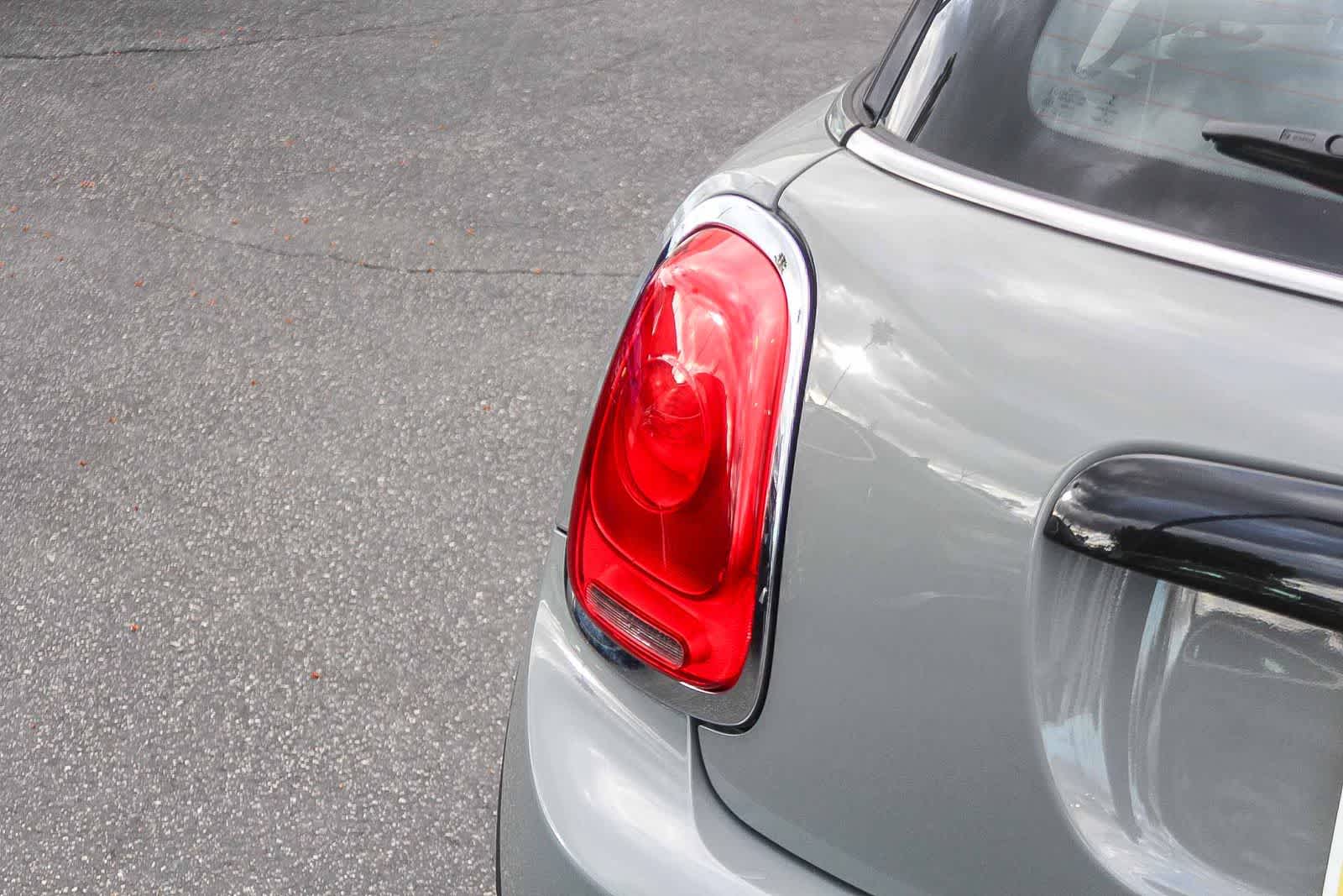 Thumbnail: 2017 MINI Cooper Hardtop - 8