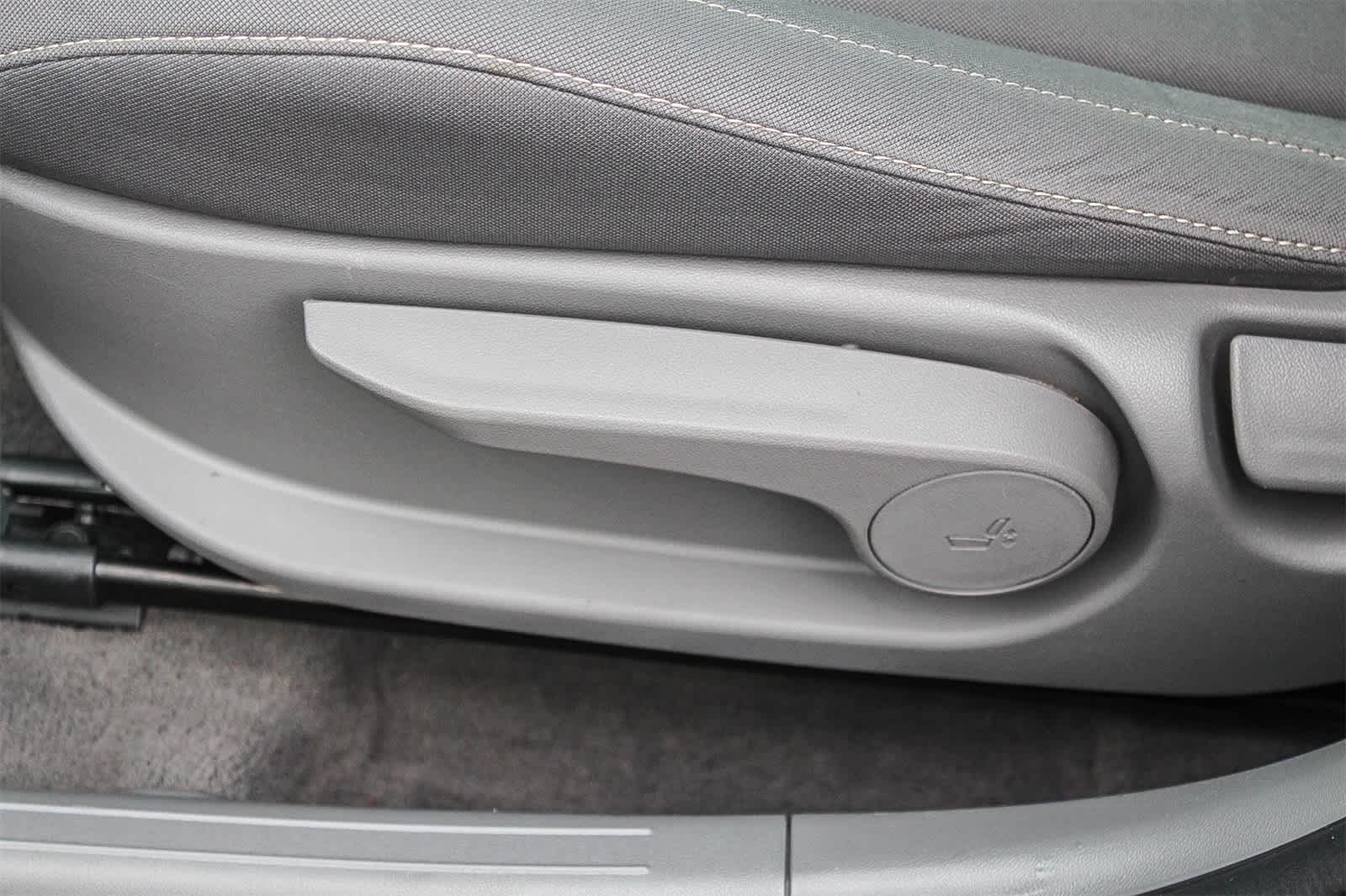 Thumbnail: 2022 Hyundai Elantra - 27