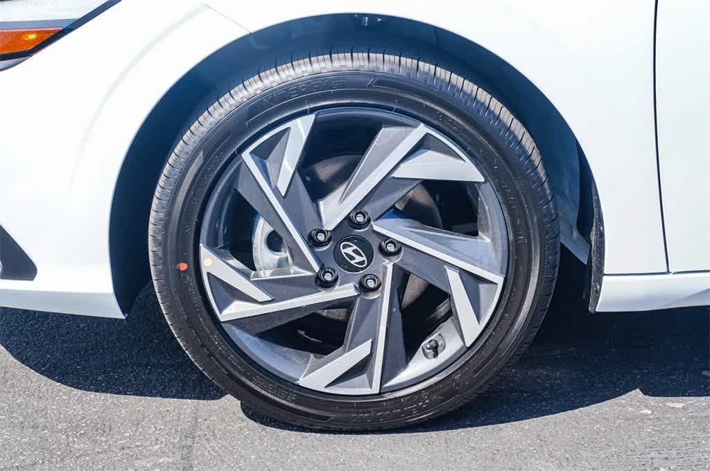 Thumbnail: 2025 Hyundai Elantra - 9