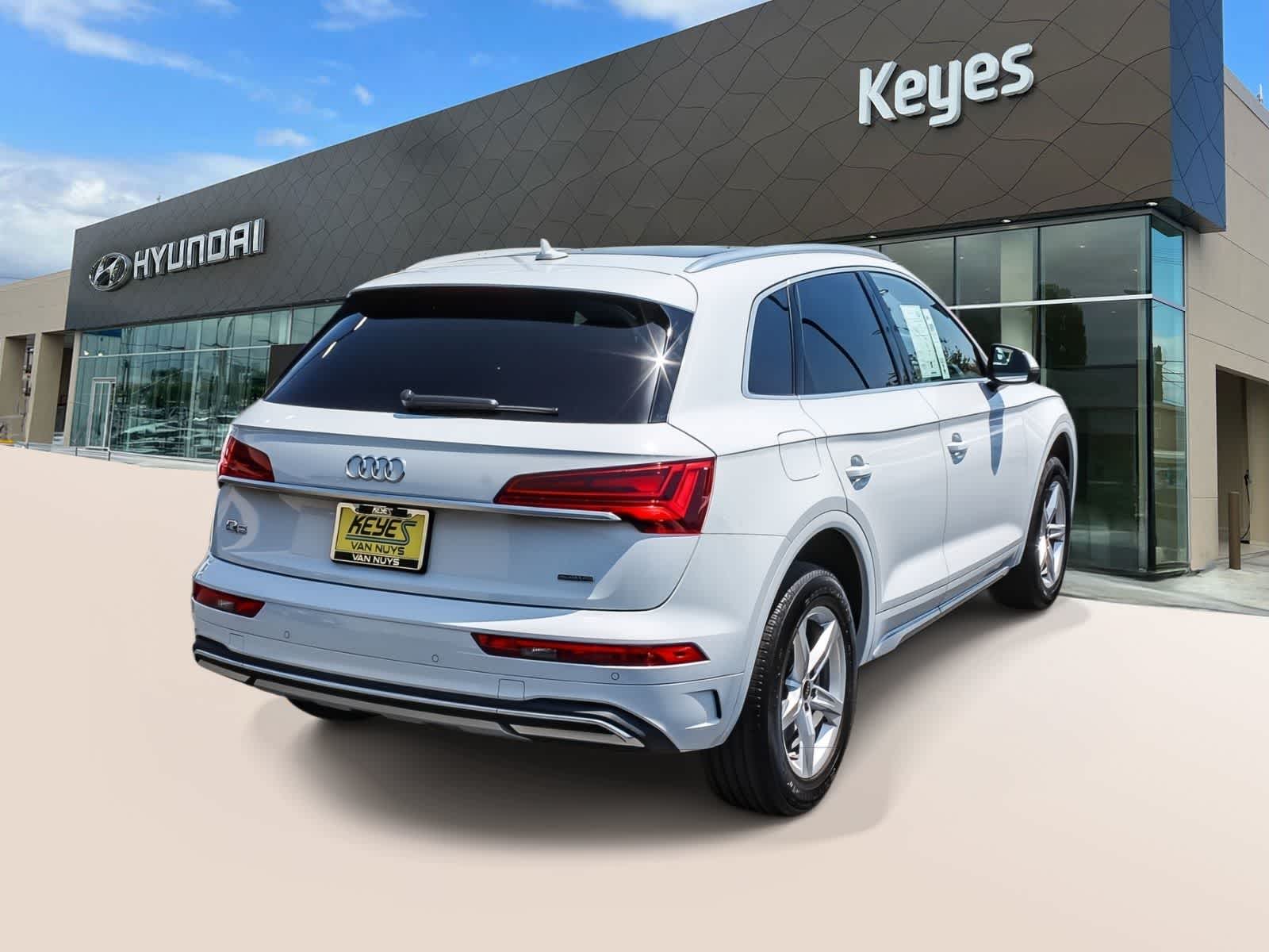 Thumbnail: 2023 Audi Q5 - 4