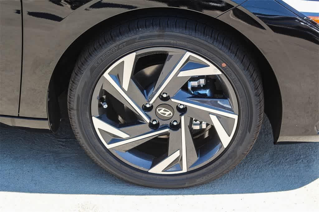 Thumbnail: 2025 Hyundai Elantra - 9