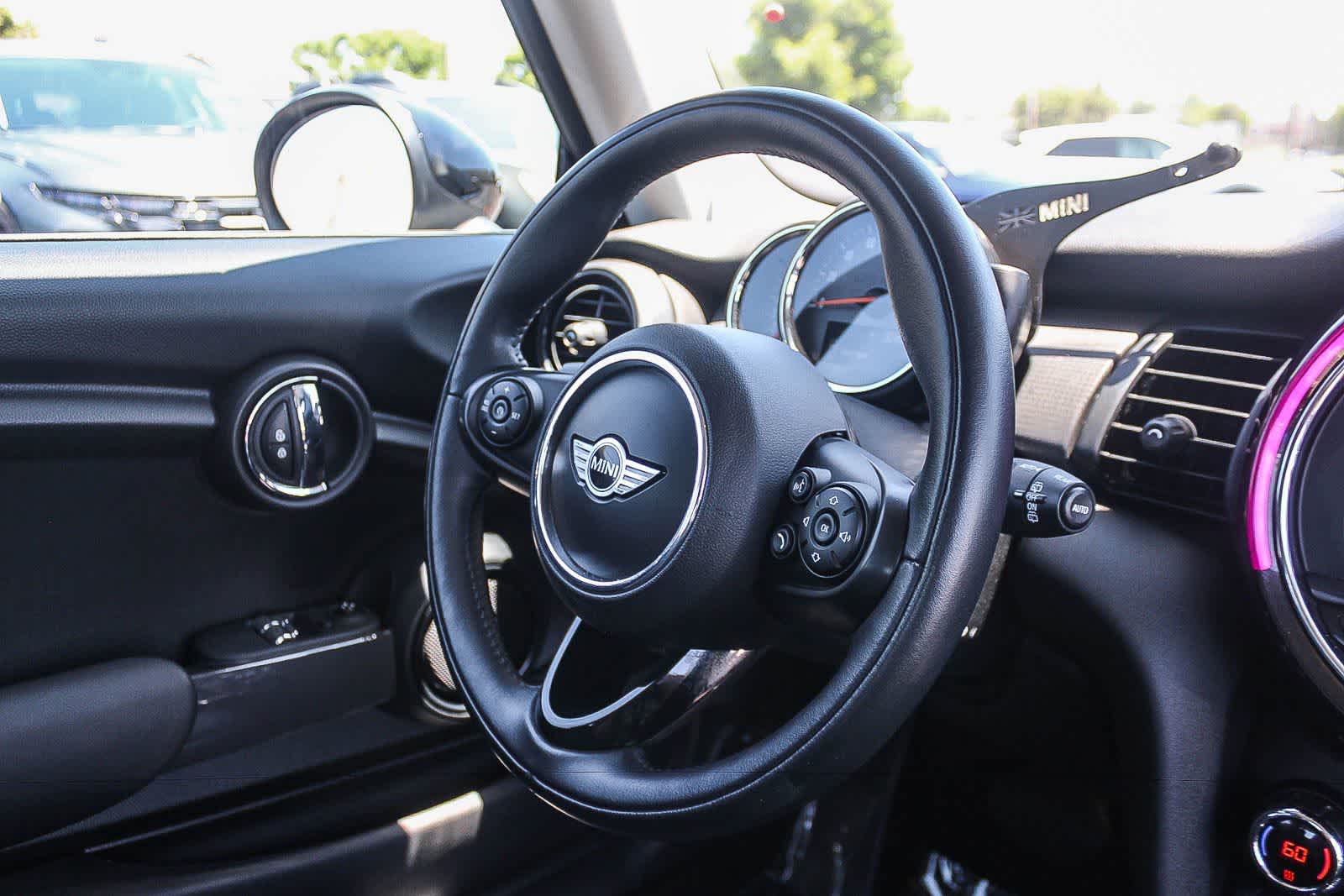Thumbnail: 2017 MINI Cooper Hardtop - 17