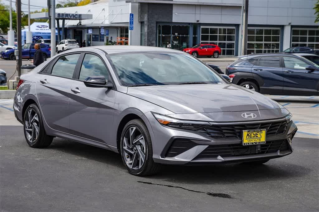 Thumbnail: 2025 Hyundai Elantra - 3