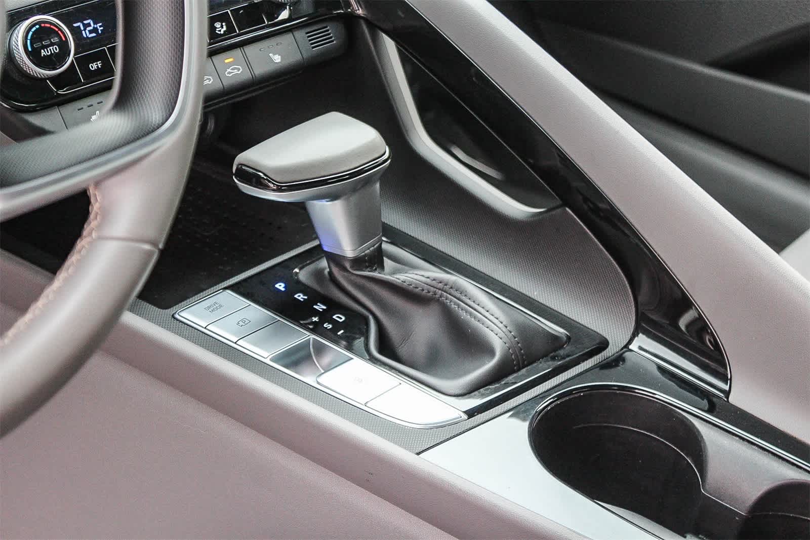 Thumbnail: 2022 Hyundai Elantra - 24