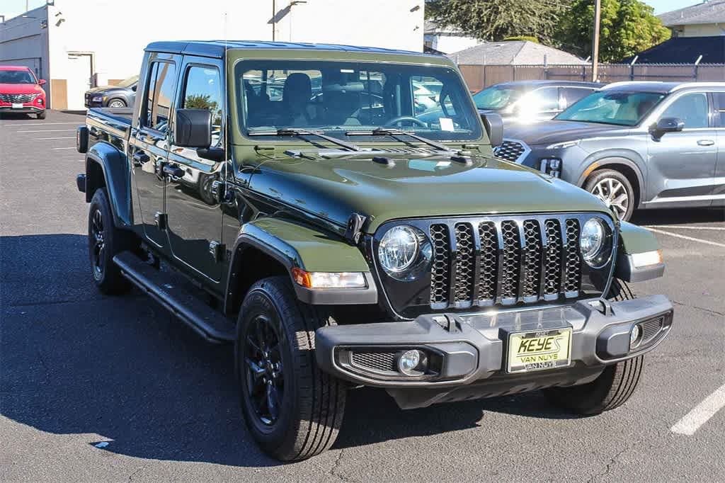 Used 2022 Jeep Gladiator Sport Truck Crew Cab